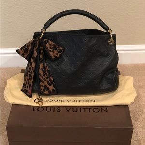 Louis Vuitton Artsy MM